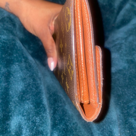 Authentic Louis Vuitton Pochette Monogram Wallet **make an offer!*** - Picture 5 of 10